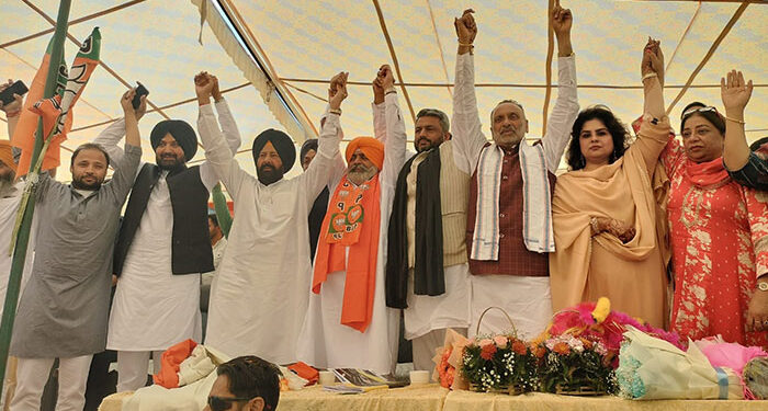 Punjab: ਅਕਾਲੀ ਦਲ ਛੱਡ ਕੇ ਸ਼ਿਆਮ ਲਾਲ ਮਾਜਰੀਆ ਭਾਜਪਾ ’ਚ ਸ਼ਾਮਲ Punjab: ਅਕਾਲੀ ਦਲ ਛੱਡ ਕੇ ਸ਼ਿਆਮ ਲਾਲ ਮਾਜਰੀਆ ਭਾਜਪਾ ’ਚ ਸ਼ਾਮਲ