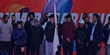 National: ਉਮਰ ਅਬਦੁੱਲਾ ਨੇ ਕਸ਼ਮੀਰ ਮੈਰਾਥਨ ਨੂੰ ਦਿਖਾਈ ਹਰੀ ਝੰਡੀ, 12 ਦੇਸ਼ਾਂ ਦੇ ਦੌੜਾਕਾਂ ਨੇ ਲਿਆ ਹਿੱਸਾ