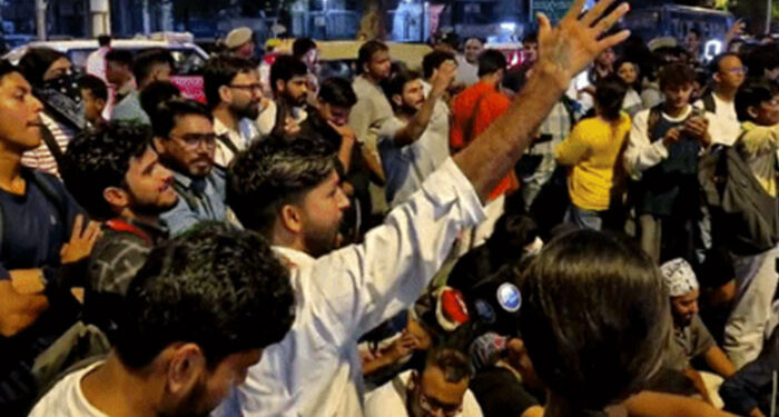 National: ਮਹਿਲਾ ਪੱਤਰਕਾਰ ਨੇ ਪੁਲਿਸ ਅਧਿਕਾਰੀ ’ਤੇ ਬਦਸਲੂਕੀ ਦੇ ਲਾਏ ਦੋਸ਼ National: ਮਹਿਲਾ ਪੱਤਰਕਾਰ ਨੇ ਪੁਲਿਸ ਅਧਿਕਾਰੀ ’ਤੇ ਬਦਸਲੂਕੀ ਦੇ ਲਾਏ ਦੋਸ਼
