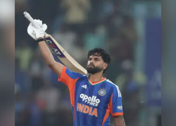 Cricket: ਭਾਰਤ ਨੇ ਵੈਸਟਇੰਡੀਜ਼ ਨੂੰ 8 ਵਿਕਟਾਂ ਨਾਲ ਹਰਾਇਆ: ਕਪਤਾਨ ਅਈਅਰ ਦਾ ਸੈਂਕੜਾ Cricket: ਭਾਰਤ ਨੇ ਵੈਸਟਇੰਡੀਜ਼ ਨੂੰ 8 ਵਿਕਟਾਂ ਨਾਲ ਹਰਾਇਆ: ਕਪਤਾਨ ਅਈਅਰ ਦਾ ਸੈਂਕੜਾ