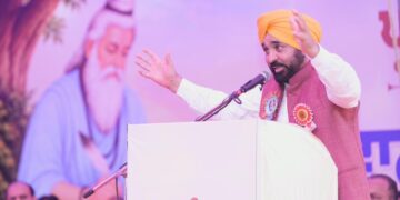 ਮੁੱਖ ਮੰਤਰੀ ਭਗਵੰਤ ਸਿੰਘ ਮਾਨ ਨੇ ਮਹਾਰਿਸ਼ੀ ਭਗਵਾਨ ਵਾਲਮੀਕਿ ਦੇ ਪ੍ਰਕਾਸ਼ ਪੁਰਬ ‘ਤੇ ਧੂਰੀ ਵਿਖੇ ਸ਼ੋਭਾ ਯਾਤਰਾ ਨੂੰ ਹਰੀ ਝੰਡੀ ਦਿਖਾ ਕੇ ਰਵਾਨਾ ਕੀਤਾ