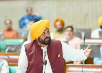 ਦਿੱਲੀ ਤੋਂ ਕੈਨੇਡਾ ਦੀ ਦੂਰੀ ਦੇ ਬਰਾਬਰ ਪਾਈਪਲਾਈਨ ਵਿਛਾ ਕੇ 80 ਫ਼ੀਸਦੀ ਖੇਤਾਂ ਤੱਕ ਪਾਣੀ ਪਹੁੰਚਾਇਆ-ਭਗਵੰਤ ਸਿੰਘ ਮਾਨ ਦਿੱਲੀ ਤੋਂ ਕੈਨੇਡਾ ਦੀ ਦੂਰੀ ਦੇ ਬਰਾਬਰ ਪਾਈਪਲਾਈਨ ਵਿਛਾ ਕੇ 80 ਫ਼ੀਸਦੀ ਖੇਤਾਂ ਤੱਕ ਪਾਣੀ ਪਹੁੰਚਾਇਆ-ਭਗਵੰਤ ਸਿੰਘ ਮਾਨ
