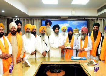 ਪਾਕਿਸਤਾਨੀ ਸਿੱਖਾਂ ਦੇ 49 ਮੈਂਬਰੀ ਜਥੇ ਨੇ ਸੱਚਖੰਡ ਸ੍ਰੀ ਹਰਿਮੰਦਰ ਸਾਹਿਬ ਵਿਖੇ ਕੀਤੇ ਦਰਸ਼ਨ ਦੀਦਾਰੇ ਪਾਕਿਸਤਾਨੀ ਸਿੱਖਾਂ ਦੇ 49 ਮੈਂਬਰੀ ਜਥੇ ਨੇ ਸੱਚਖੰਡ ਸ੍ਰੀ ਹਰਿਮੰਦਰ ਸਾਹਿਬ ਵਿਖੇ ਕੀਤੇ ਦਰਸ਼ਨ ਦੀਦਾਰੇ