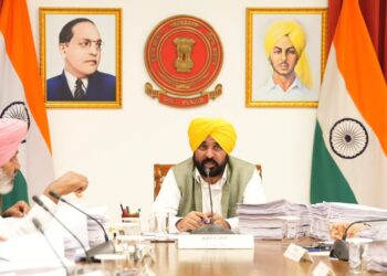 ਭਗਵੰਤ ਮਾਨ ਸਰਕਾਰ ਵੱਲੋਂ ਨਸ਼ਾ ਤਸਕਰੀ ਦੇ ਕੇਸਾਂ ਦੇ ਤੇਜ਼ੀ ਨਾਲ ਨਿਪਟਾਰੇ ਲਈ ਇਤਿਹਾਸਕ ਕਦਮ; 35 ਵਿਸ਼ੇਸ਼ ਐੱਨ.ਡੀ.ਪੀ.ਐੱਸ. ਅਦਾਲਤਾਂ ਹੋਣਗੀਆਂ ਸਥਾਪਤ ਭਗਵੰਤ ਮਾਨ ਸਰਕਾਰ ਵੱਲੋਂ ਨਸ਼ਾ ਤਸਕਰੀ ਦੇ ਕੇਸਾਂ ਦੇ ਤੇਜ਼ੀ ਨਾਲ ਨਿਪਟਾਰੇ ਲਈ ਇਤਿਹਾਸਕ ਕਦਮ; 35 ਵਿਸ਼ੇਸ਼ ਐੱਨ.ਡੀ.ਪੀ.ਐੱਸ. ਅਦਾਲਤਾਂ ਹੋਣਗੀਆਂ ਸਥਾਪਤ