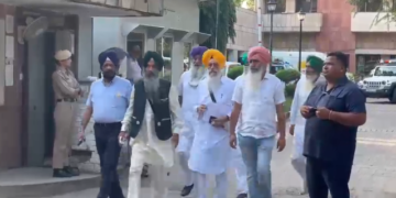 ਮੁੱਖ ਮੰਤਰੀ ਮਾਨ ਨਾਲ ਕੌਮੀ ਇਨਸਾਫ਼ ਮੋਰਚੇ ਦੇ ਆਗੂਆਂ ਦੀ ਮੀਟਿੰਗ ਖ਼ਤਮ ਮੁੱਖ ਮੰਤਰੀ ਮਾਨ ਨਾਲ ਕੌਮੀ ਇਨਸਾਫ਼ ਮੋਰਚੇ ਦੇ ਆਗੂਆਂ ਦੀ ਮੀਟਿੰਗ ਖ਼ਤਮ