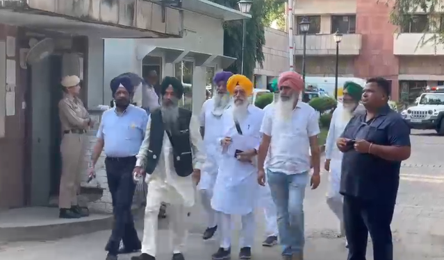 ਮੁੱਖ ਮੰਤਰੀ ਮਾਨ ਨਾਲ ਕੌਮੀ ਇਨਸਾਫ਼ ਮੋਰਚੇ ਦੇ ਆਗੂਆਂ ਦੀ ਮੀਟਿੰਗ ਖ਼ਤਮ ਮੁੱਖ ਮੰਤਰੀ ਮਾਨ ਨਾਲ ਕੌਮੀ ਇਨਸਾਫ਼ ਮੋਰਚੇ ਦੇ ਆਗੂਆਂ ਦੀ ਮੀਟਿੰਗ ਖ਼ਤਮ