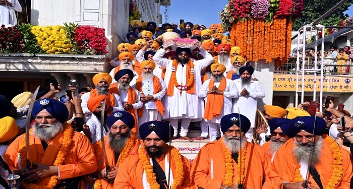 Amritsar : ਸ੍ਰੀ ਗੁਰੂ ਰਾਮਦਾਸ ਜੀ ਦੇ ਪ੍ਰਕਾਸ਼ ਪੁਰਬ ਮੌਕੇ ਸ੍ਰੀ ਅਕਾਲ ਤਖ਼ਤ ਸਾਹਿਬ ਤੋਂ ਸਜਾਇਆ ਨਗਰ ਕੀਰਤਨ