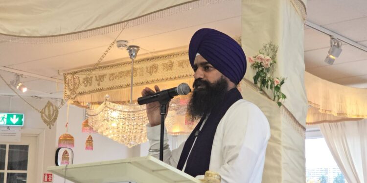 ਜਥੇਦਾਰ ਗੜਗੱਜ ਵੱਲੋਂ ਨਾਰਵੇ ’ਚ ਸਿੱਖਾਂ ਨੂੰ ਏਕਤਾ ਬਣਾਈ ਰੱਖਣ ਅਤੇ ਬੱਚਿਆਂ ਦੀ ਸਿੱਖੀ ਪਛਾਣ ਵੱਲ ਵਿਸ਼ੇਸ਼ ਧਿਆਨ ਦੇਣ ਦਾ ਸੰਦੇਸ਼ ਜਥੇਦਾਰ ਗੜਗੱਜ ਵੱਲੋਂ ਨਾਰਵੇ ’ਚ ਸਿੱਖਾਂ ਨੂੰ ਏਕਤਾ ਬਣਾਈ ਰੱਖਣ ਅਤੇ ਬੱਚਿਆਂ ਦੀ ਸਿੱਖੀ ਪਛਾਣ ਵੱਲ ਵਿਸ਼ੇਸ਼ ਧਿਆਨ ਦੇਣ ਦਾ ਸੰਦੇਸ਼