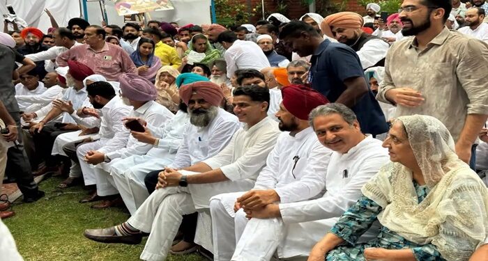 ਪਰਗਟ ਸਿੰਘ ਨੇ ਸੰਭਾਲੀ ਪੰਜਾਬ ਕਾਂਗਰਸ ਦੀ ਕਮਾਨ; ਕਾਂਗਰਸ ਭਵਨ ‘ਚ ਇਕੱਠੇ ਹੋਏ ਆਗੂ ਅਤੇ ਵਰਕਰ ਪਰਗਟ ਸਿੰਘ ਨੇ ਸੰਭਾਲੀ ਪੰਜਾਬ ਕਾਂਗਰਸ ਦੀ ਕਮਾਨ; ਕਾਂਗਰਸ ਭਵਨ ‘ਚ ਇਕੱਠੇ ਹੋਏ ਆਗੂ ਅਤੇ ਵਰਕਰ