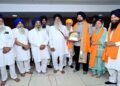 UPSC ’ਚ ਸਫ਼ਲ 11 ਸਿੱਖ ਵਿਦਿਆਰਥੀਆਂ ਦਾ ਸ਼੍ਰੋਮਣੀ ਕਮੇਟੀ ਵੱਲੋਂ ਇੱਕ-ਇੱਕ ਲੱਖ ਰੁਪਏ ਨਾਲ ਸਨਮਾਨ UPSC ’ਚ ਸਫ਼ਲ 11 ਸਿੱਖ ਵਿਦਿਆਰਥੀਆਂ ਦਾ ਸ਼੍ਰੋਮਣੀ ਕਮੇਟੀ ਵੱਲੋਂ ਇੱਕ-ਇੱਕ ਲੱਖ ਰੁਪਏ ਨਾਲ ਸਨਮਾਨ